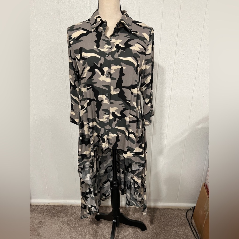 P Luca Milano Camp print tunic high low lent button down top